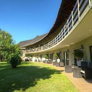 Azambezi River Lodge